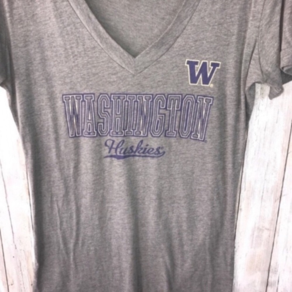 NCAA Washington Huskies Gray V Neck Tee - Picture 4 of 4